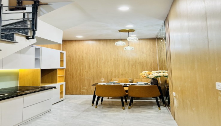 Cho thuê nhà nguyên căn trong Ngõ Khâm Thiên, Đống Đa 4tầng, 2 ngủ - Giá 16 triệu - Full nội thất đẹp như hình